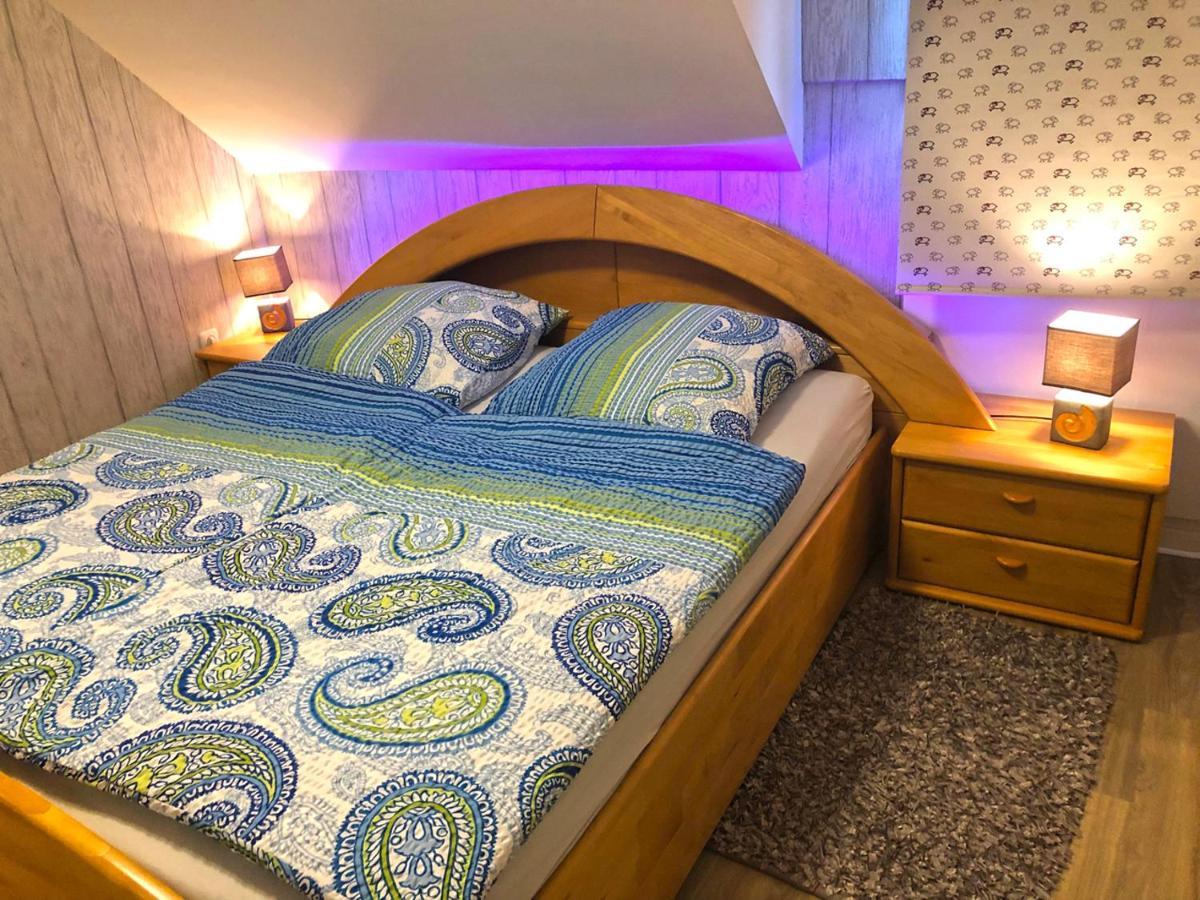Ferienwohnung Koeln-Poll エクステリア 写真