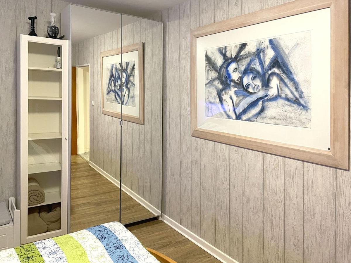 Ferienwohnung Koeln-Poll エクステリア 写真
