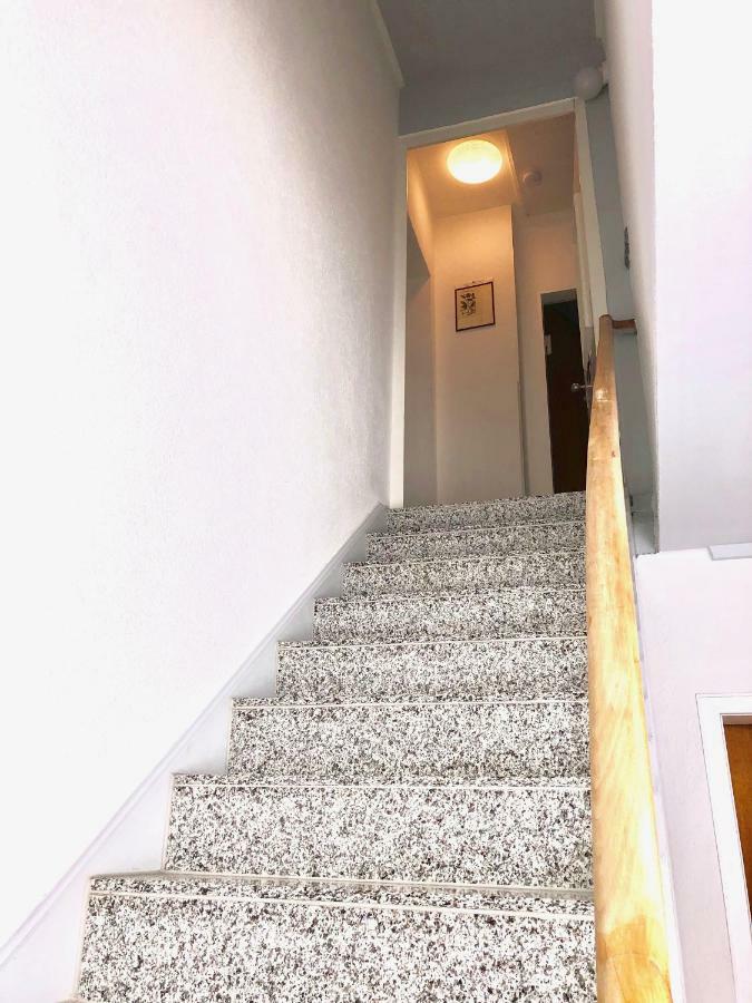 Ferienwohnung Koeln-Poll エクステリア 写真